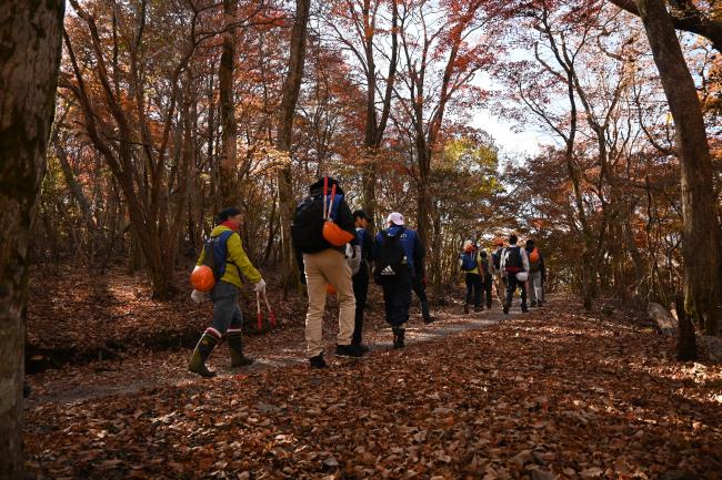 色付く九重連山の紅葉です②