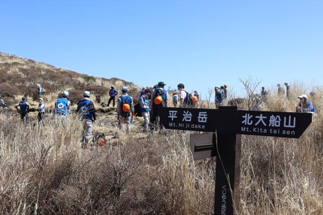 大戸越（うとんごし）に到着！汗を拭います