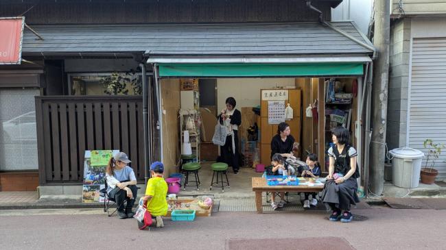 地域の協力を得て、斜め向かいへ無事に引っ越し