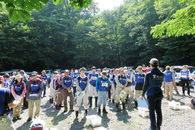出発式で、活動内容について説明