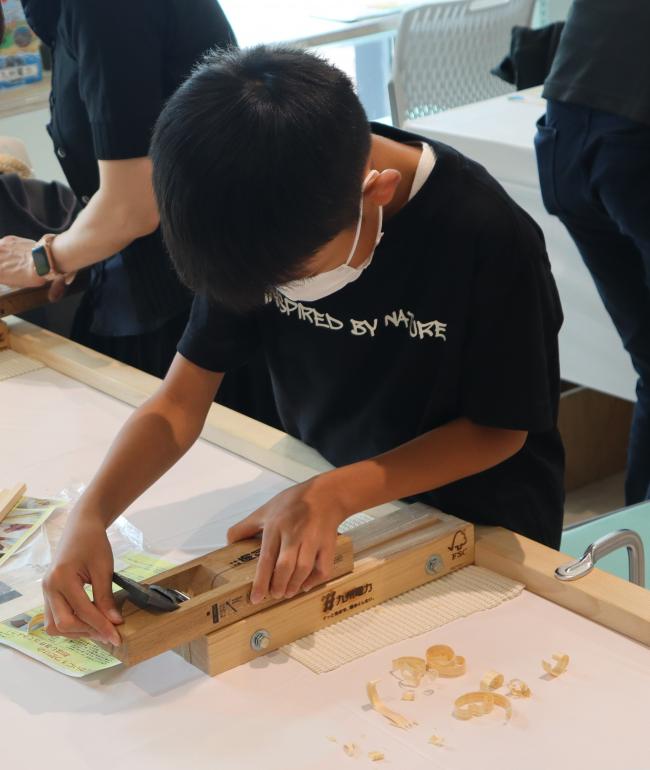 【マイ箸づくり】かんなを使って自分だけのオリジナル「マイ箸」を作ろう！（出展：九州電力／九州電力送配電）