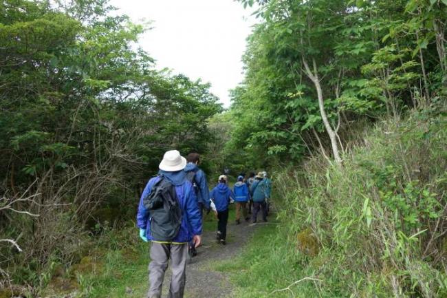 休憩後、立中山に向けていざ登山！