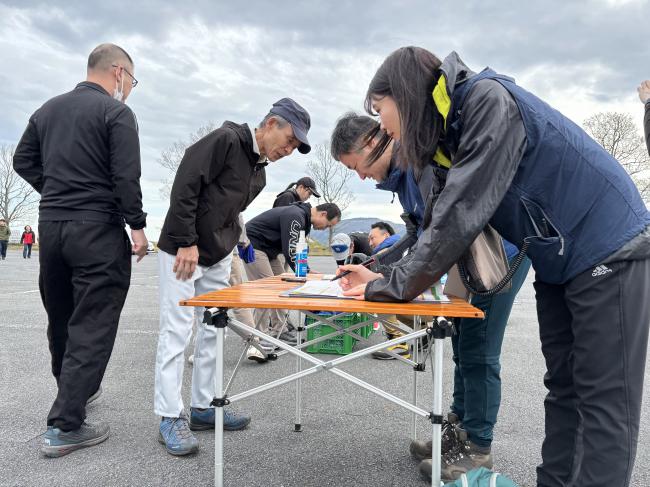 参加者の皆さまの受付の様子です