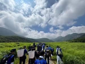 沢山の石を運搬してもらいました